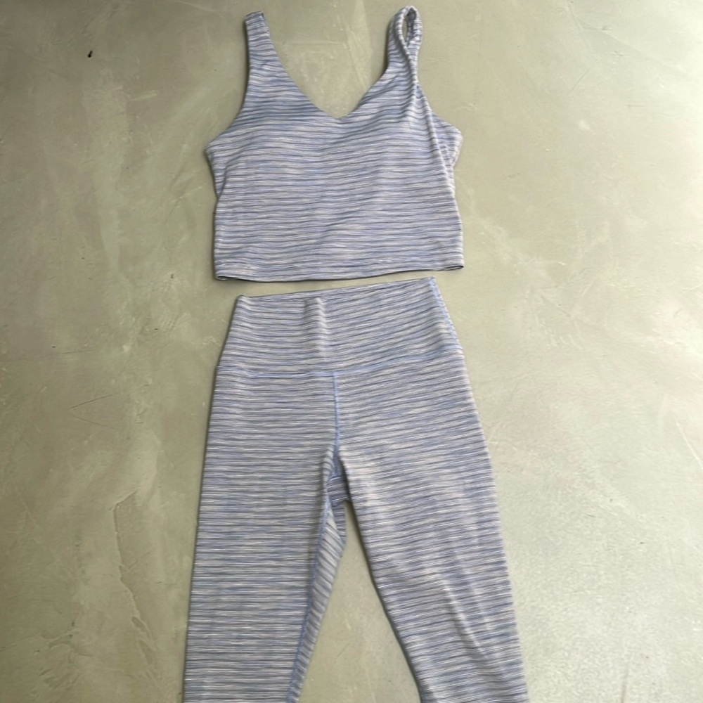 Athleta set: Transcend High Rise 7/8 Tight and Transcend V-Neck Crop Bra
